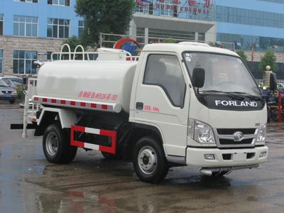 內江綠化灑水車與飼料車 城市管理與農業(yè)發(fā)展的雙輪驅動